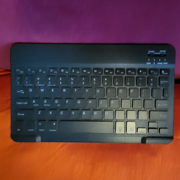 Keyboard for tablet - Picture 2 of 2